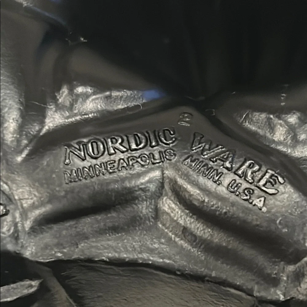 Nordic Ware elegant black